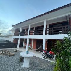 Sobrado aconchegante na Enseada