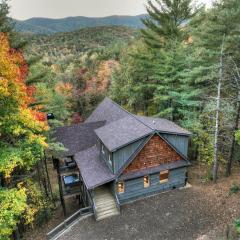 Hunter's Treehouse w 5 Star BR Mtn View & Hot Tub