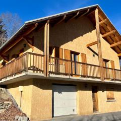 Pretty triplex with garden and view