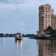 Riverbank Suite @ Waterfront KCH