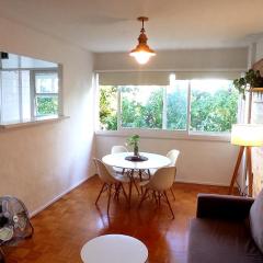 Vintage, amplio y luminoso cerca del río!