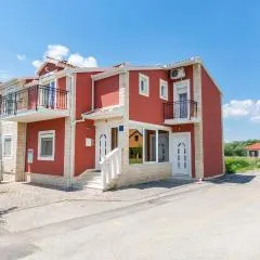 Awesome Home In Trilj