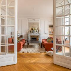 Luxurious traditional french style near Eiffel Tower