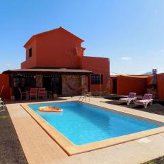 Beautiful House with Pool - 'Casa Mar y Tierra'