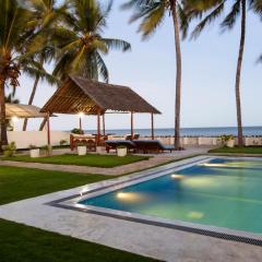 Oasys House - Beautiful Private Beach Front Home