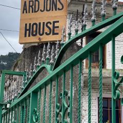 Ardjon House