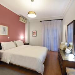 The Muse, colorful cozy flat on Mitropoleos Downtown