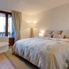 Stylishly renovated, king bed, 120m from telecabin