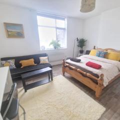 Cosy split-level 2 bed apartment