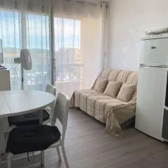 Charmant T1 à 5 min des Thermes, 2*, balcon, cuisine équipée, proche commerces - FR-1-553-179