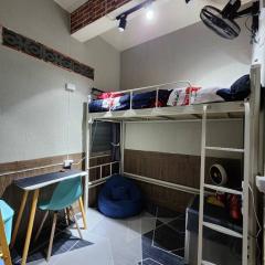 113 Quiet and Cozy Loft Apartment with free Wi-fi