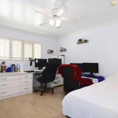Collinswood room with private bathroom in shared apartment