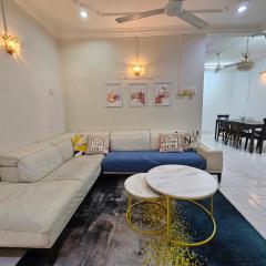 Ruhani Homestay 3 KB - 4 Bedroom Fully Airconditioned with WIFI & Netflix