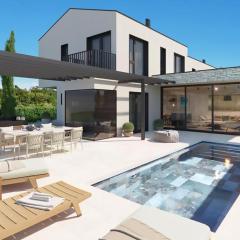 Modern villa Tia I with outdoor pool in Porec