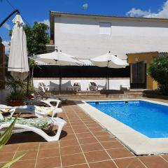 Lovely 10 Bed Villa Private Garden and Pool