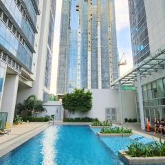 BGC Cosy Spacious 1BR Uptown Parksuites with Balcony City View