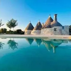 Trulli Petralux in Valle d'Itria