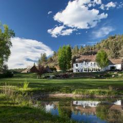 Antlers on the Creek Bed & Breakfast