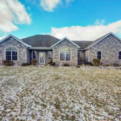 Elegant Pataskala Home with Hot Tub and Fire Pit!