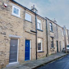 Cosy 2 bedroom Cottage in a World Heritage Village