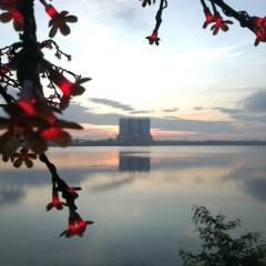 Puchong WindyLakeViewStayCation3R2B AT D Island