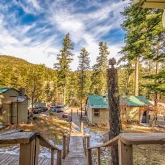 Cubby: Cute, Cozy Studio for 2 with a Hot Tub in the Upper Canyon!