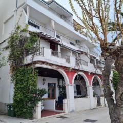Apartments by the sea Gornja Podgora, Makarska - 21736