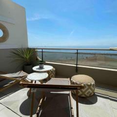 Le Pied dans lEau - Seafront studio with air conditioning!