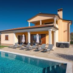 Beautiful villa Kadore with pool in Porec