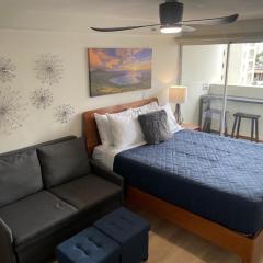 Contemporary Ocean View Suite - Heart of Waikiki!