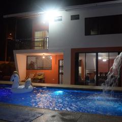 Casa privada en Tonsupa con piscina