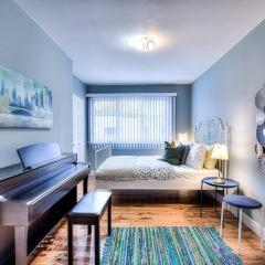 Charming 2BR with Balcony in Montreal