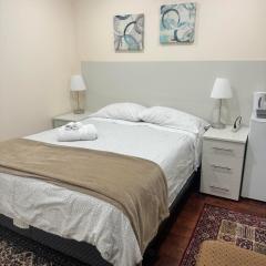 Comfortable Guest Home near downtown Vancouver & sights & stores