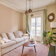 Superb 1 bed flat 5min walk from the Louvre