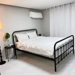 테라스와 산책로가 매력적인 숙소 