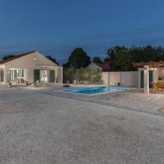 Villa Oliveto with heated pool