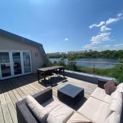 Reed Warbler - HM111 - Lower Mill Estate Penthouse Apartment with Spa Access