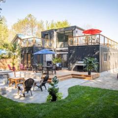 Farlain Container Cottage by Northern Shield
