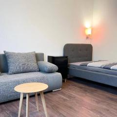 2-Schlafzimmer-Wohnung mit Parkplatz-Balkon-Küche- Garten, Nahe DUS Airport, Messe