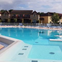 Charmante Maison Duplex en résidence avec piscine à Monflanquin