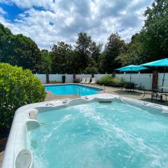 Laurelwood Distinctive old world luxury in Tryon with a swimming pool, hot tub, Game Rm & more