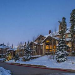 Grand Timber Lodge 3 bedroom - Ski-in/Ski-out