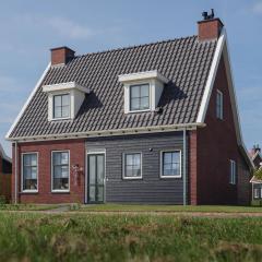 Detached family friendly villa in the Oosterschelde National Park