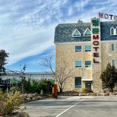 Hilton motel
