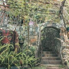 Earthship amazing Cabins with lake view