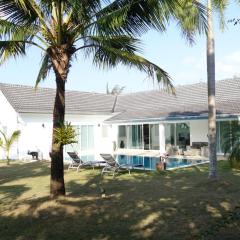 Villa privée avec piscine à Khao Lak