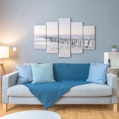 Luxurious Apt in Megaro Moussikis Metro Station