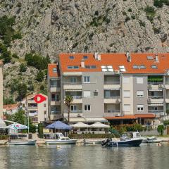 3 Bedroom Awesome Apartment In Omis