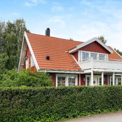 Beautiful Home In Motala With Wifi