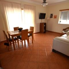 Algarve, spacious T2 with balcony and garage, Armacao de Pera